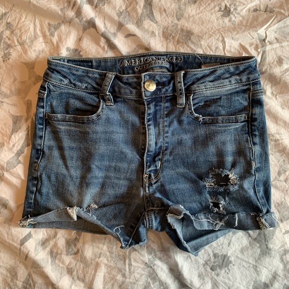 American Eagle Denim Shorts (US 6) - Picture 5 of 11